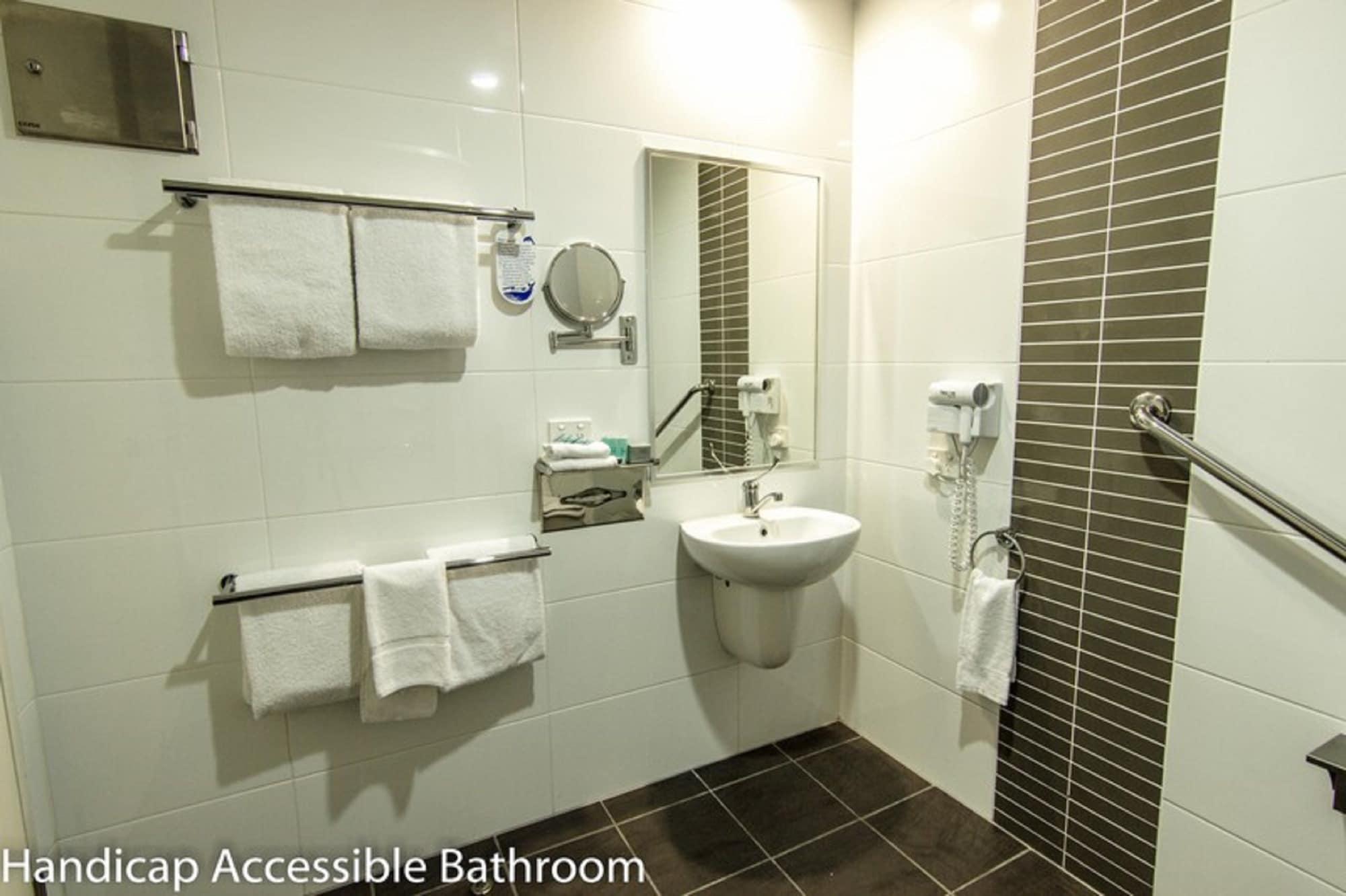 Airport Ascot 4*