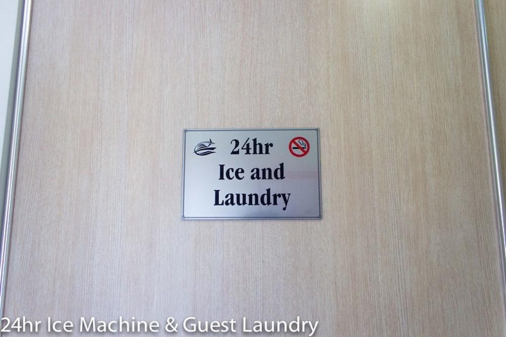 Airport Ascot Motel 4*