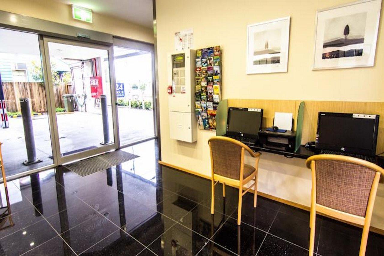 Motel Airport Ascot 4*